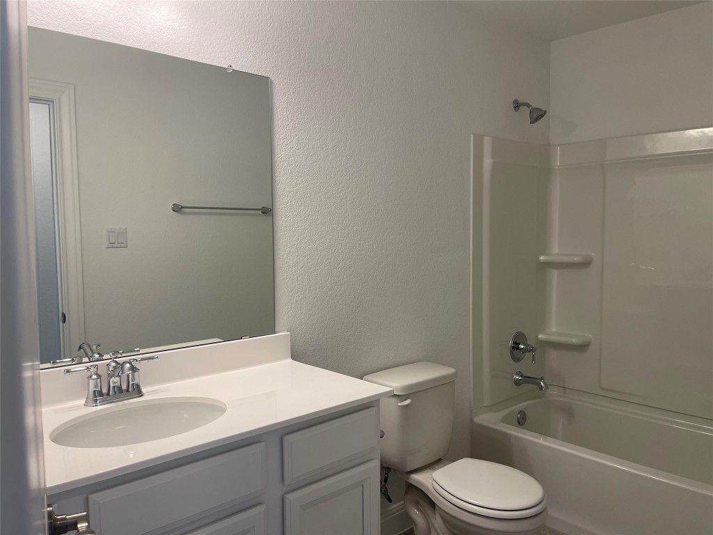 304 Harbors Ln Property Photo 12