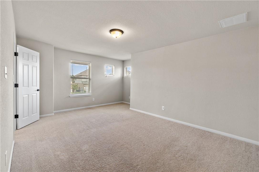 145 Lambert St Property Photo 13