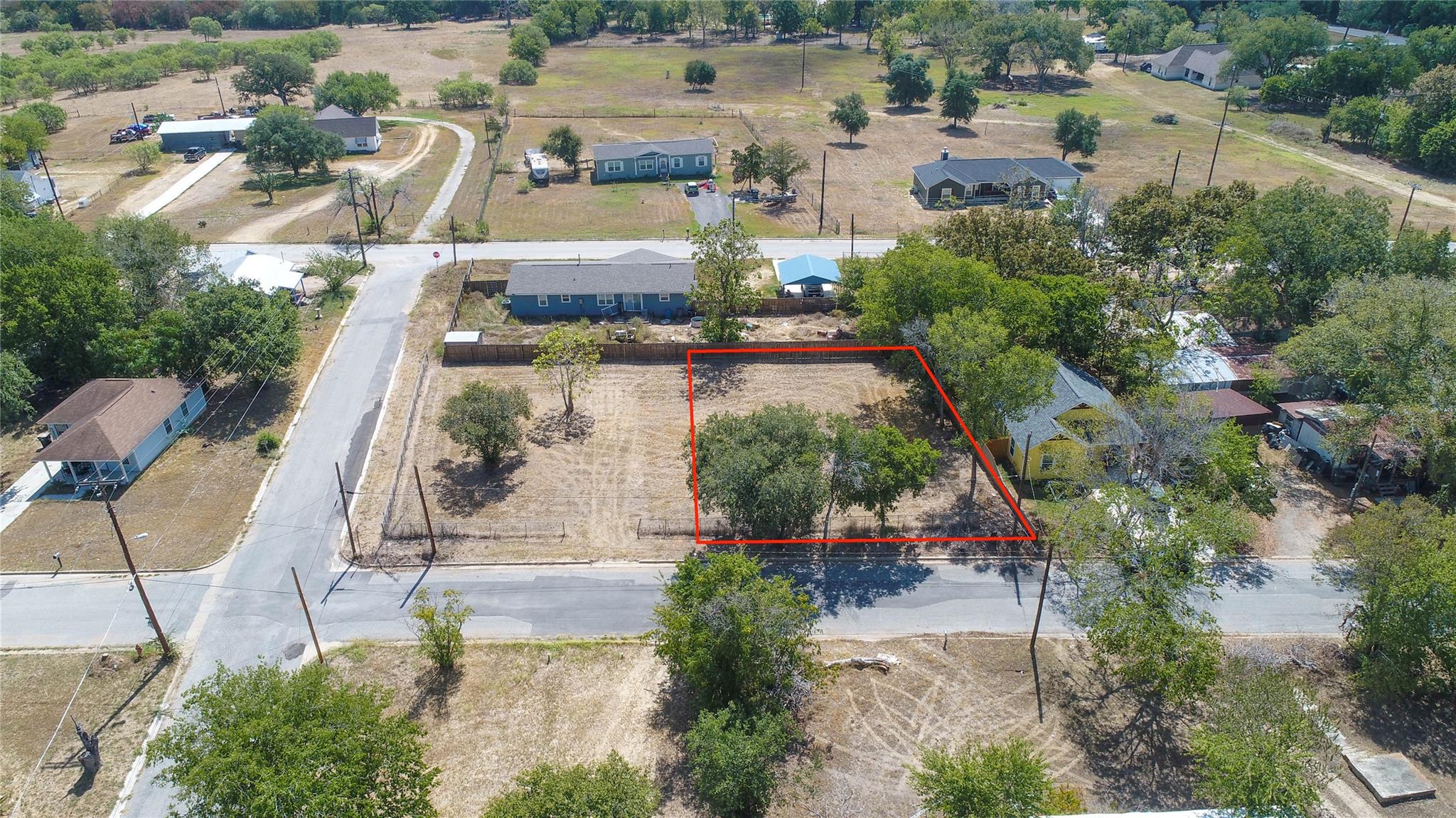 220 Daisy Ave Property Photo 1