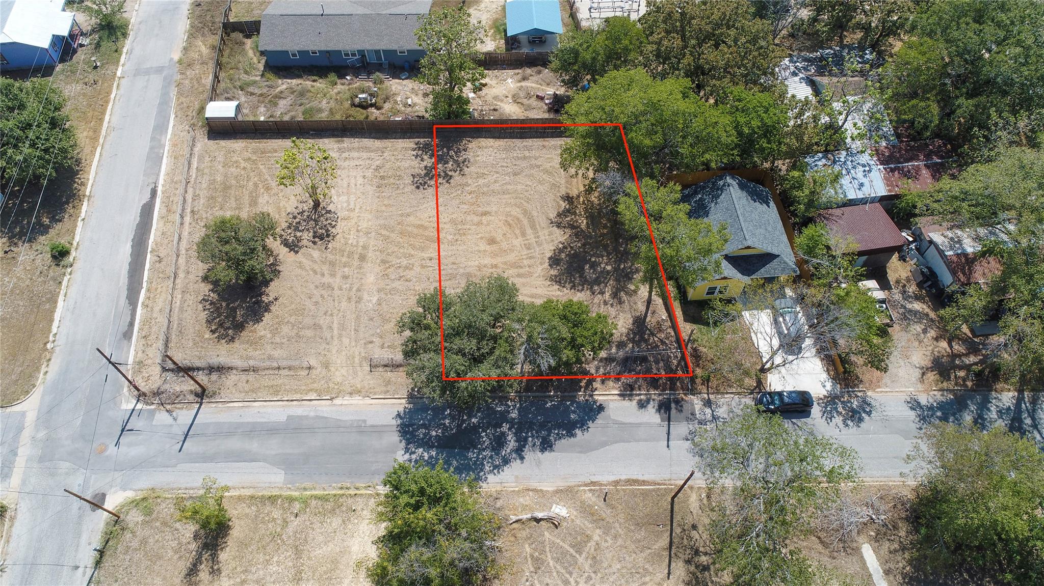 220 Daisy Ave Property Photo 6