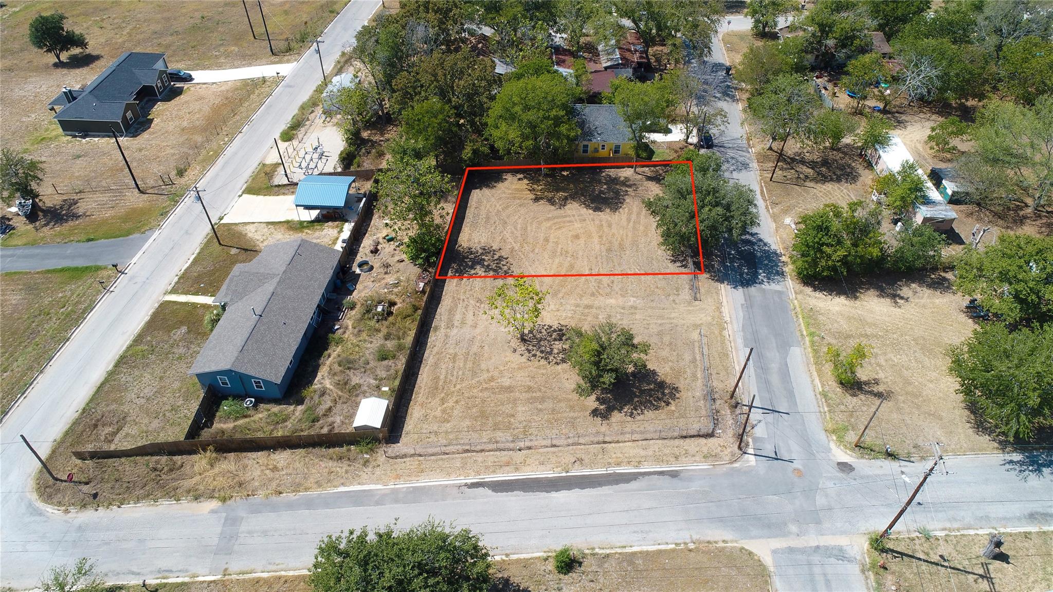 220 Daisy Ave Property Photo 7