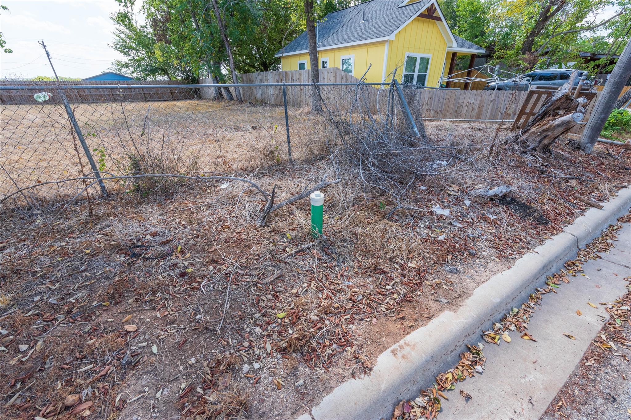 220 Daisy Ave Property Photo 11
