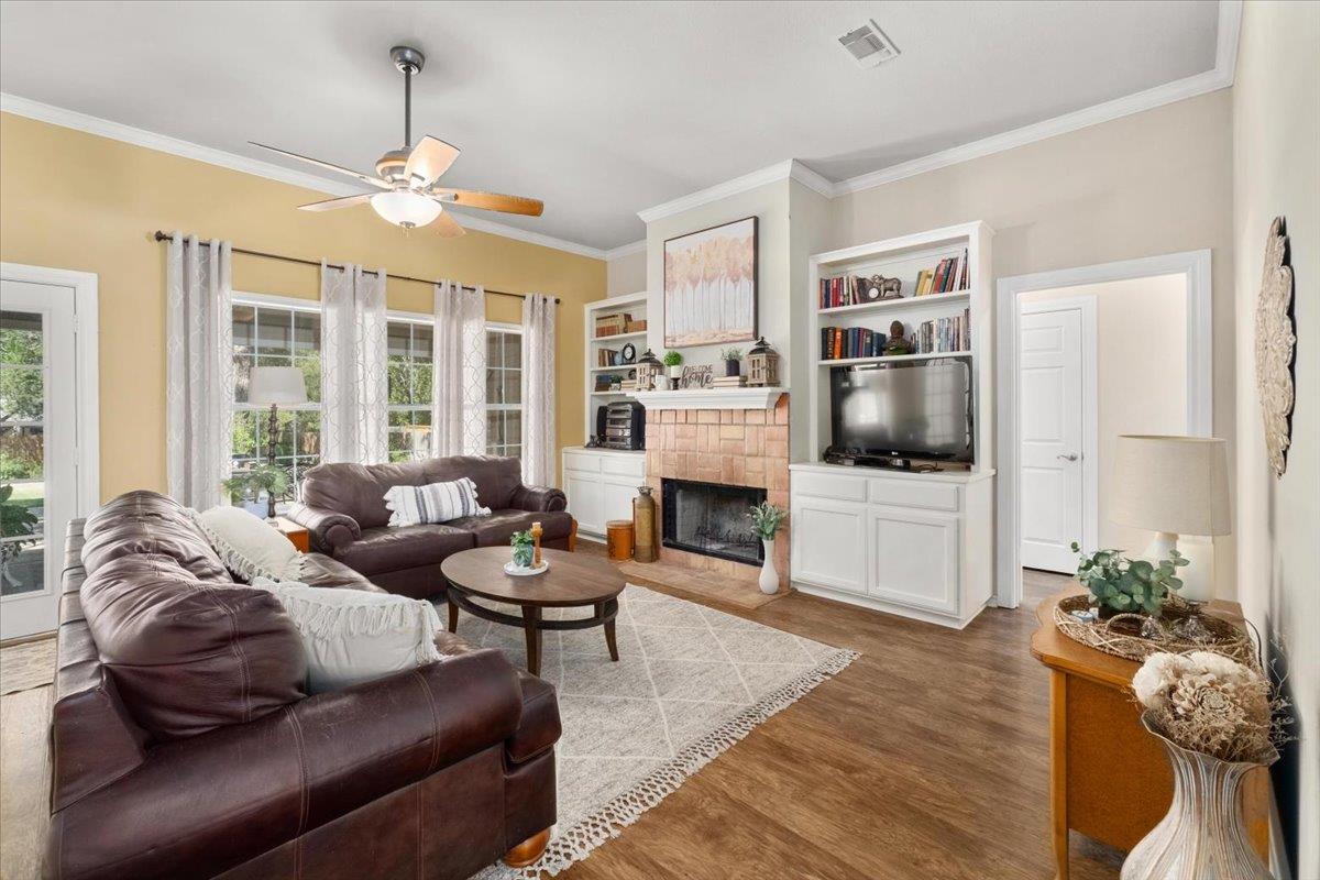 202 Treetop Way Property Photo 9