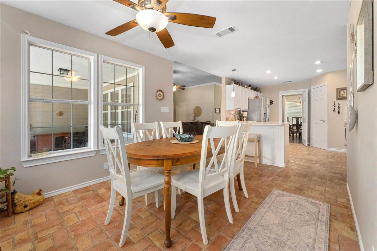 202 Treetop Way Property Photo 16