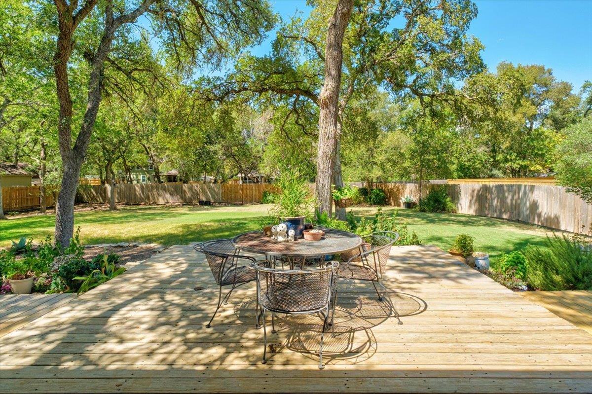 202 Treetop Way Property Photo 34