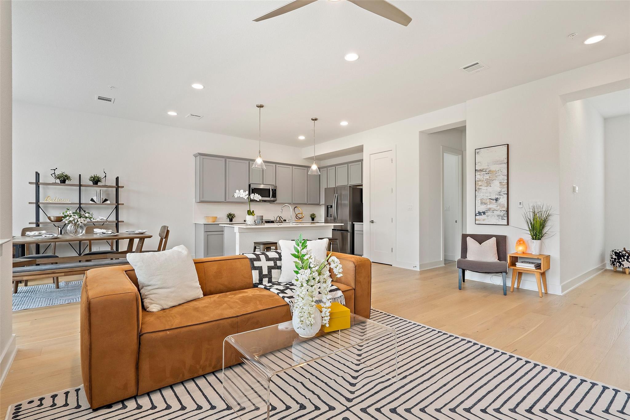 2050 Lohmans Spur #1804 Property Photo 1