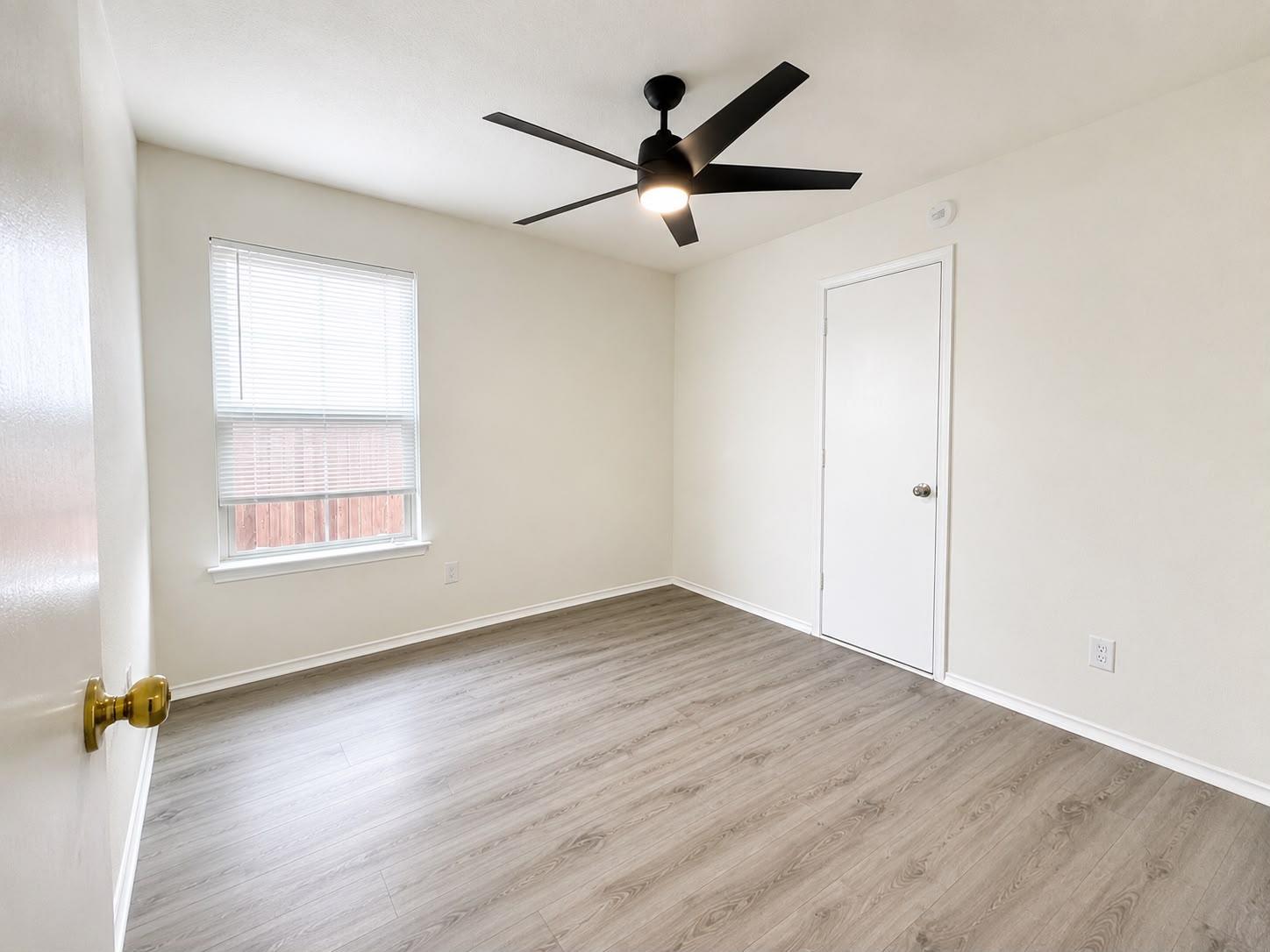13800 Benjamin Harrison St Property Photo 2