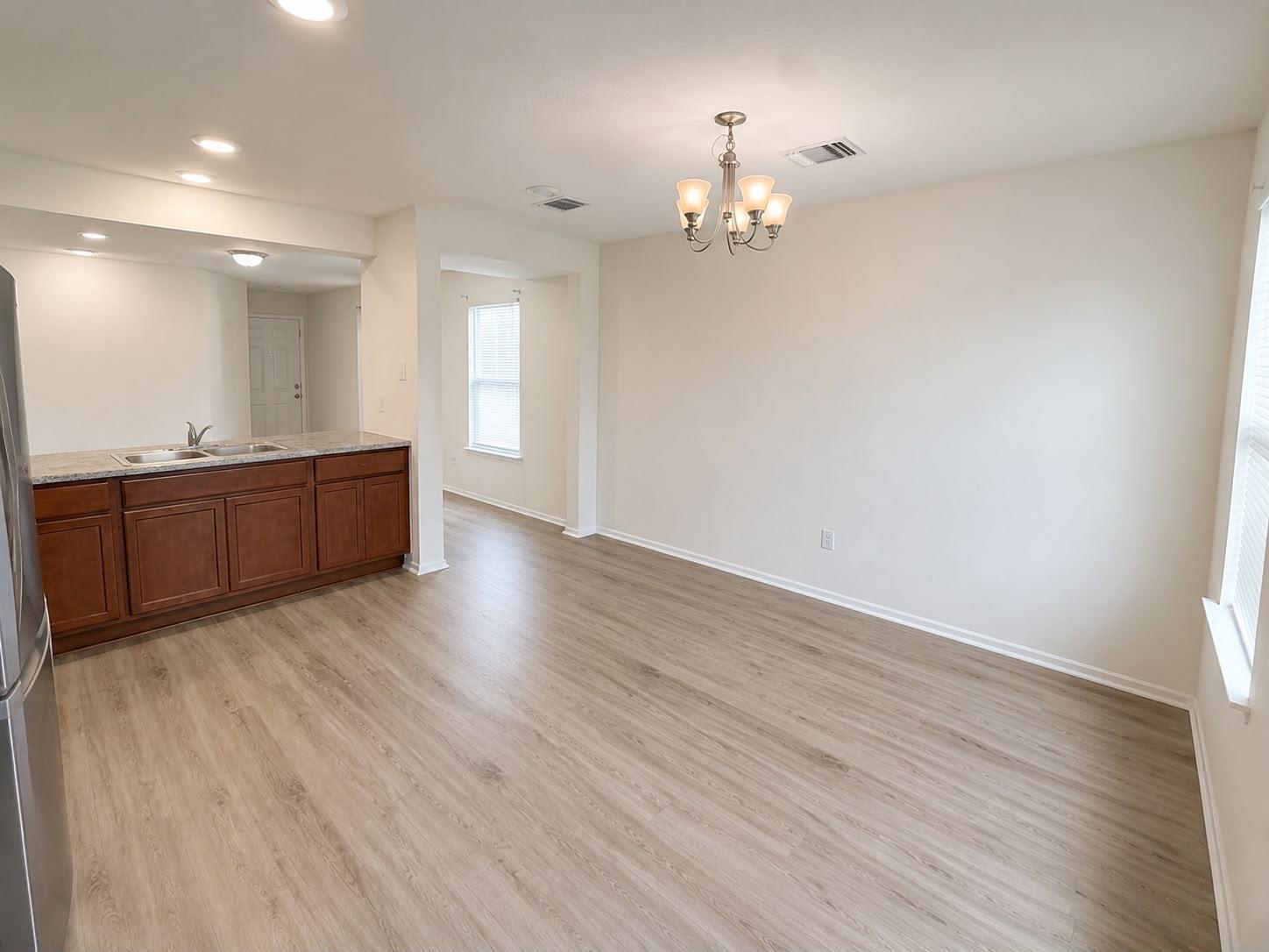 13800 Benjamin Harrison St Property Photo 3