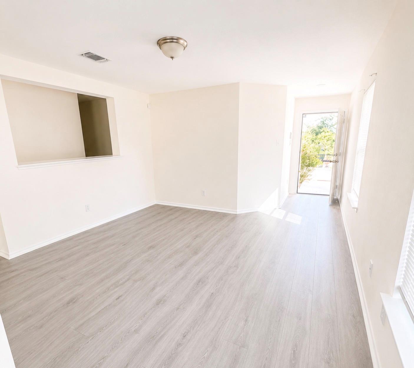 13800 Benjamin Harrison St Property Photo 5