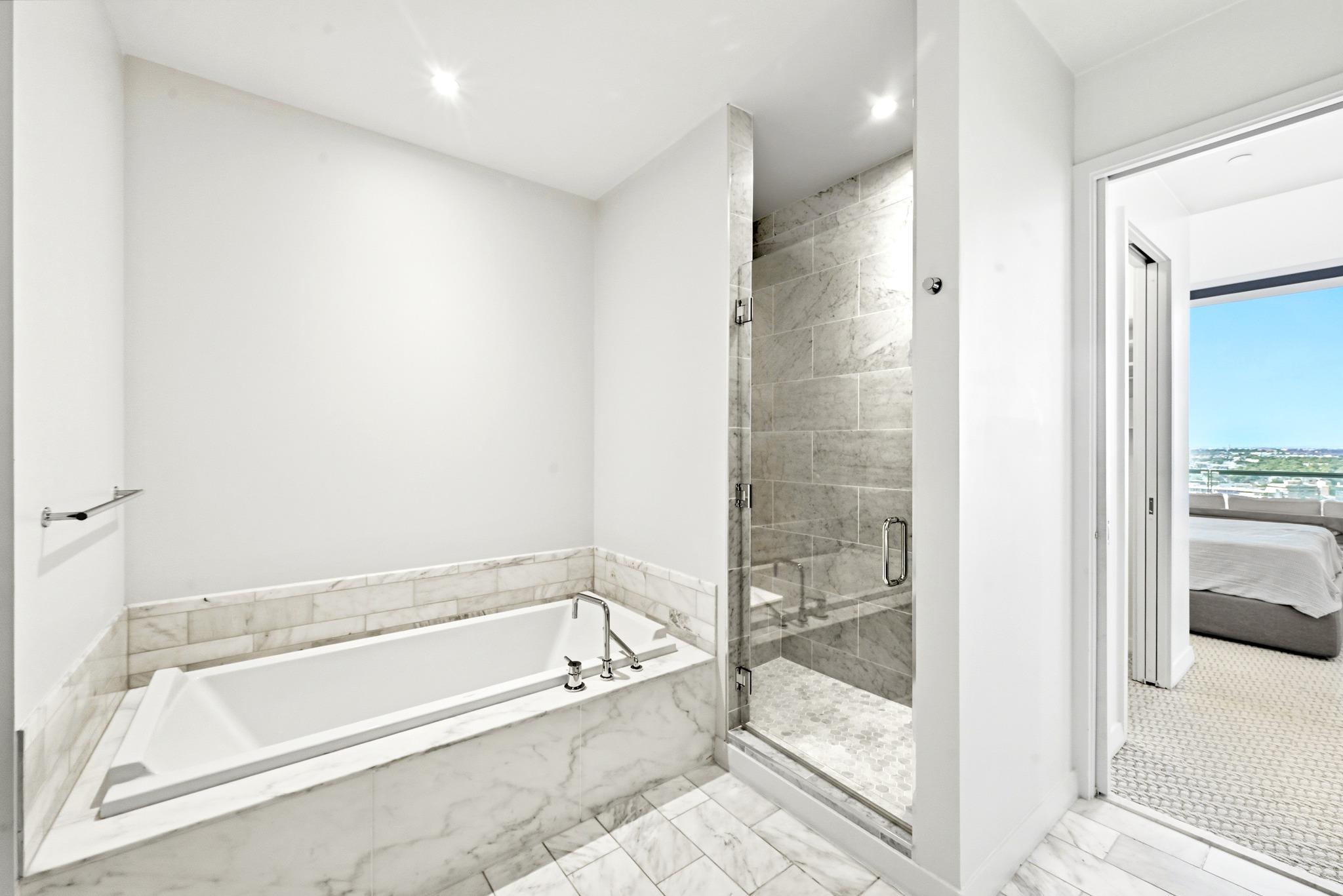 210 Lavaca St #2602 Property Photo 11