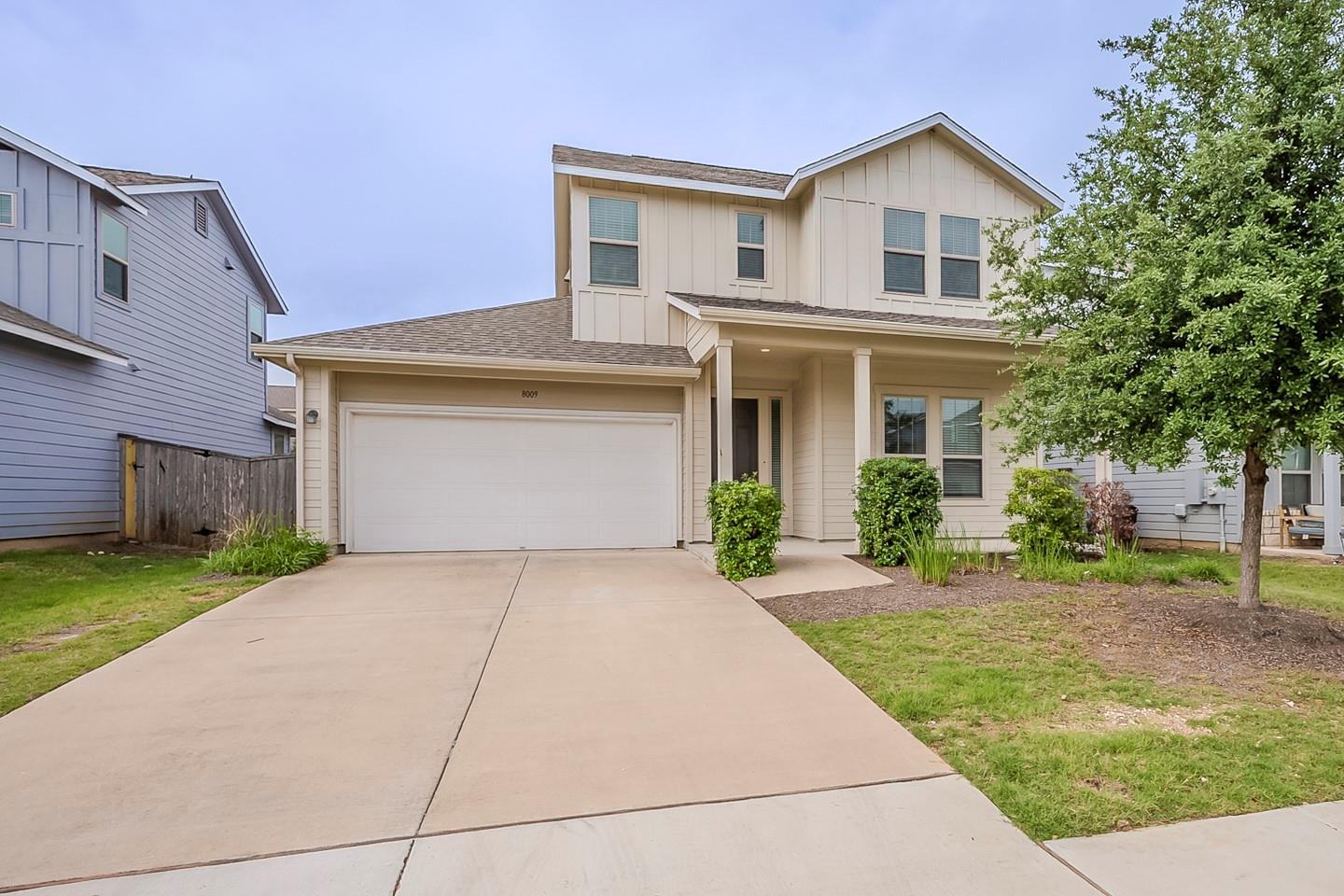 8009 Turnberry Ln Property Photo 1