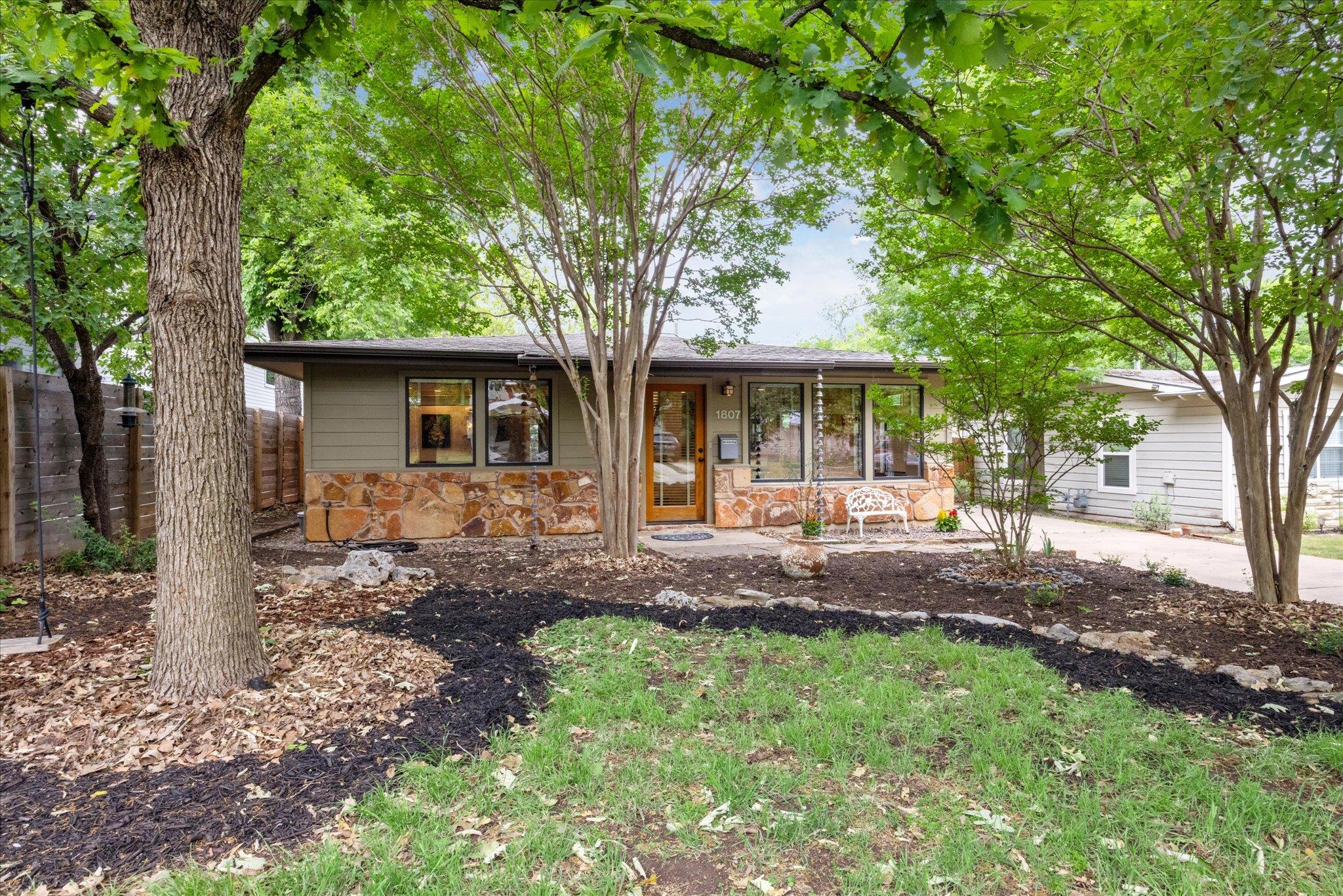 1807 Richcreek Rd Property Photo