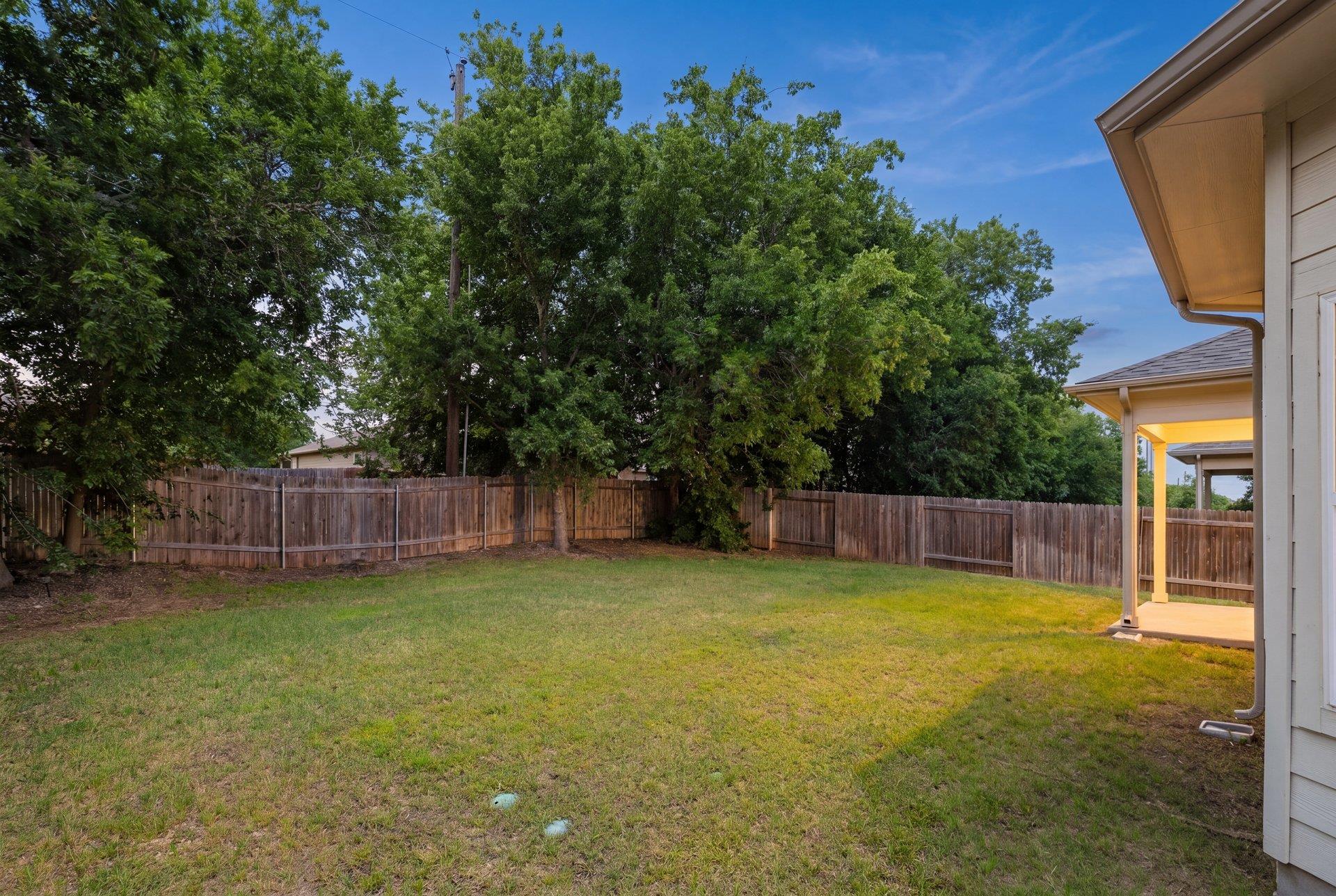 105 Greenspire Downs Dr Property Photo 28