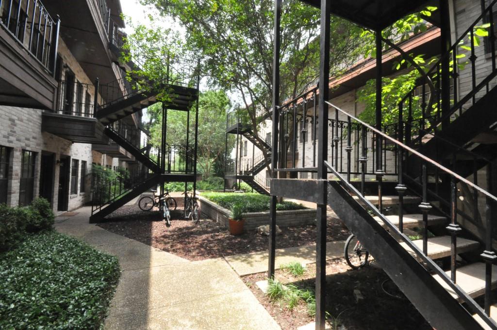 2216 San Gabriel St #203 Property Photo 8