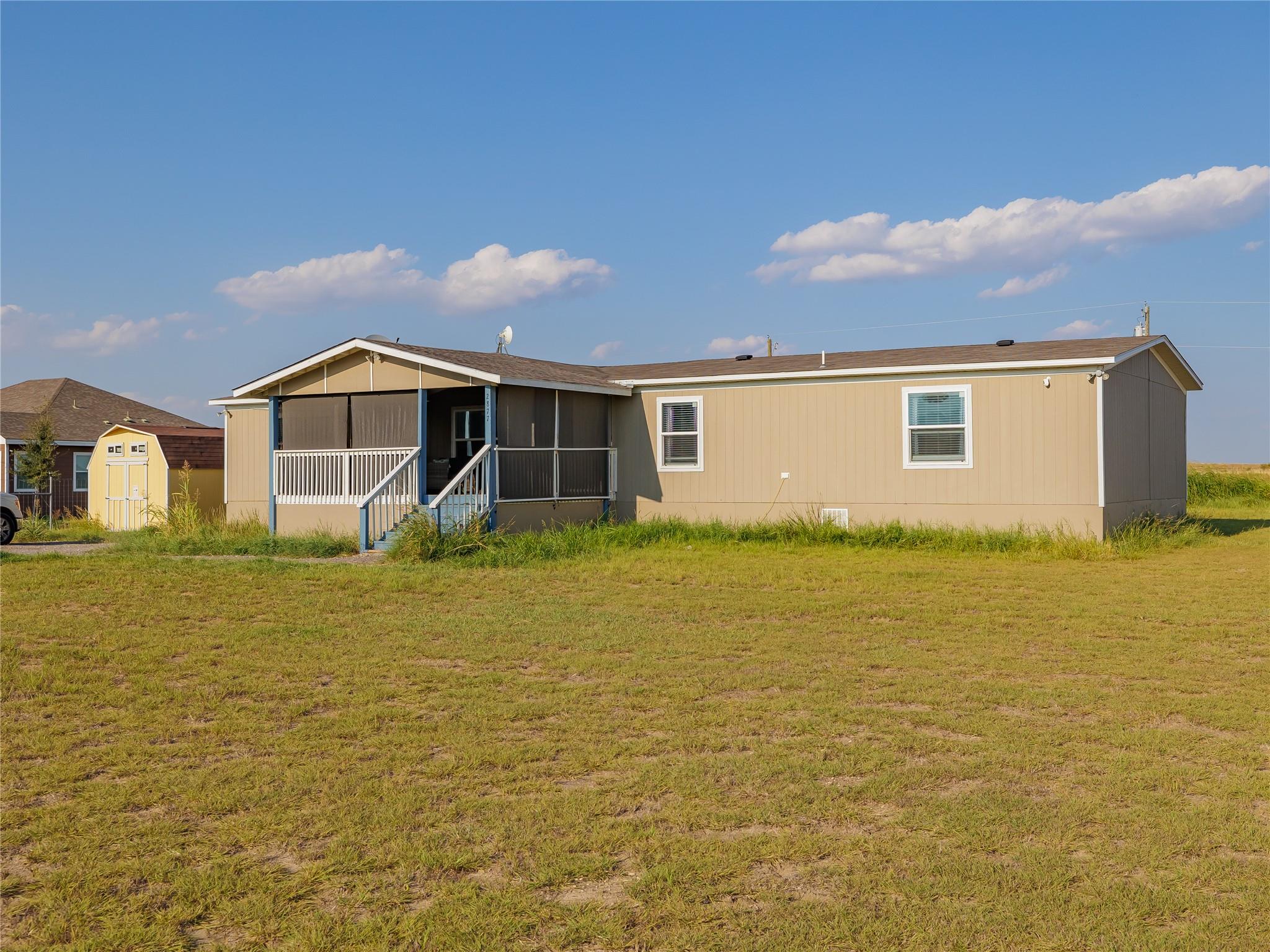 2877 County Road 463 Rd Property Photo 1