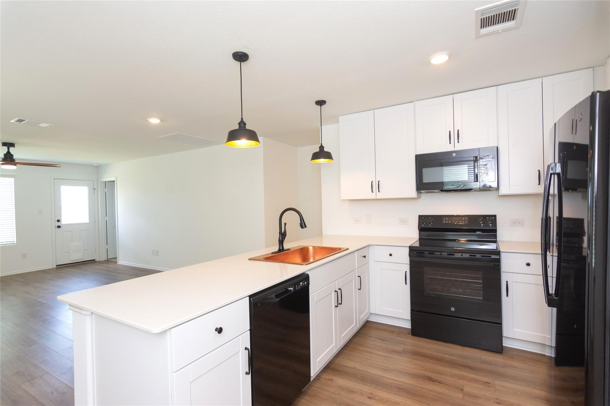 548 Rancho Del Cielo Loop Property Photo 5