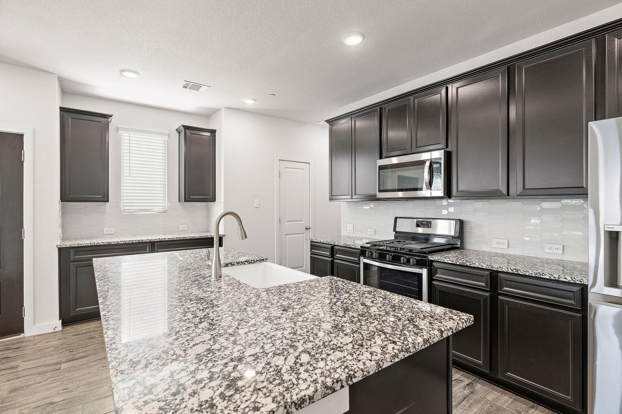 2500 Forest Creek Dr #201 Property Photo 13