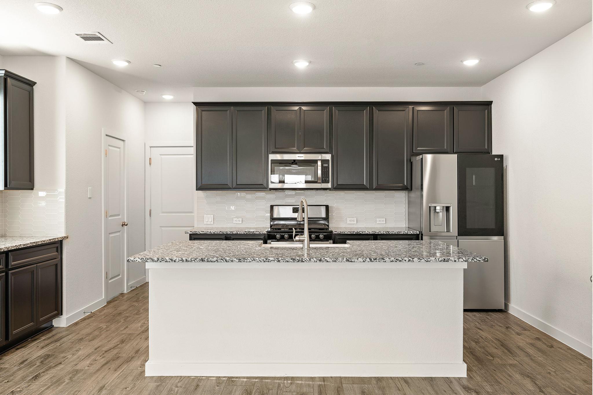 2500 Forest Creek Dr #201 Property Photo 14