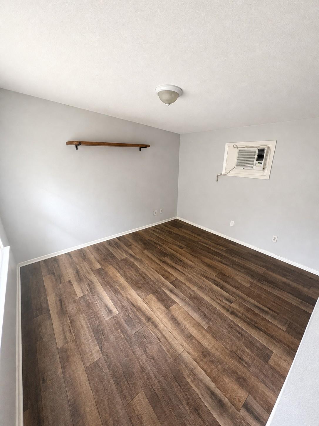 5400 Harmon Ave #b Property Photo 5