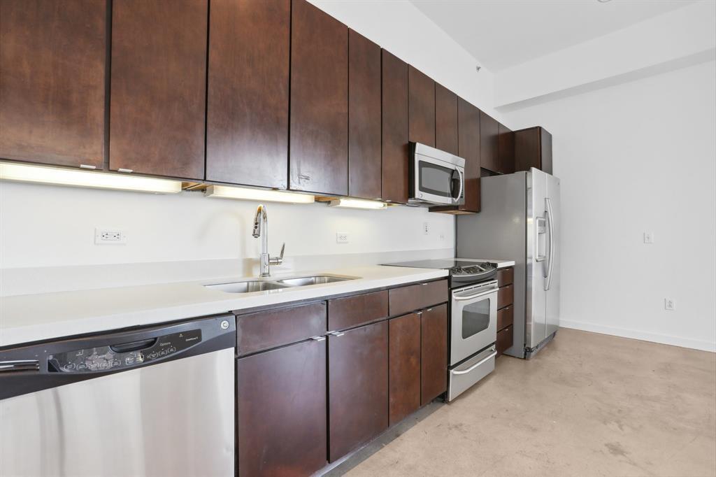 507 Sabine St #810 Property Photo 8