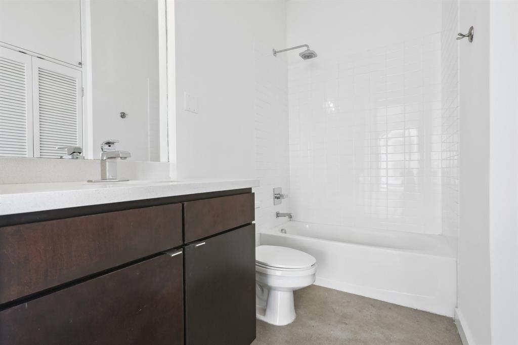 507 Sabine St #810 Property Photo 16