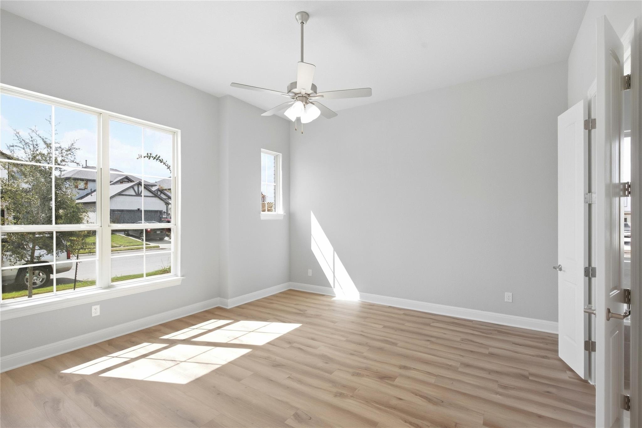 253 Bloomington Loop Property Photo 4
