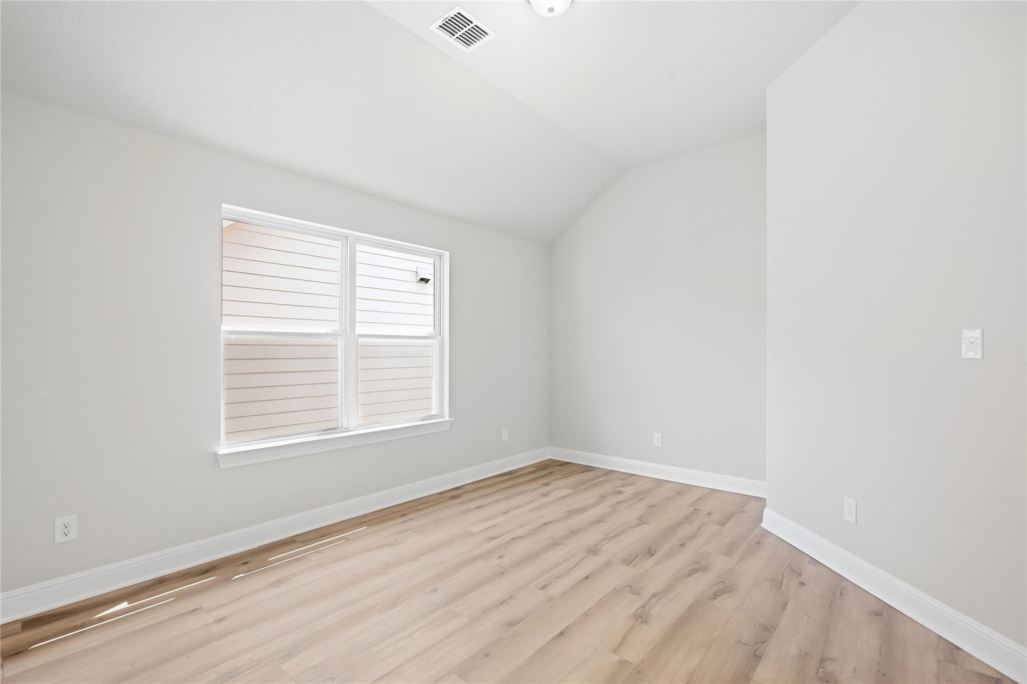 253 Bloomington Loop Property Photo 17