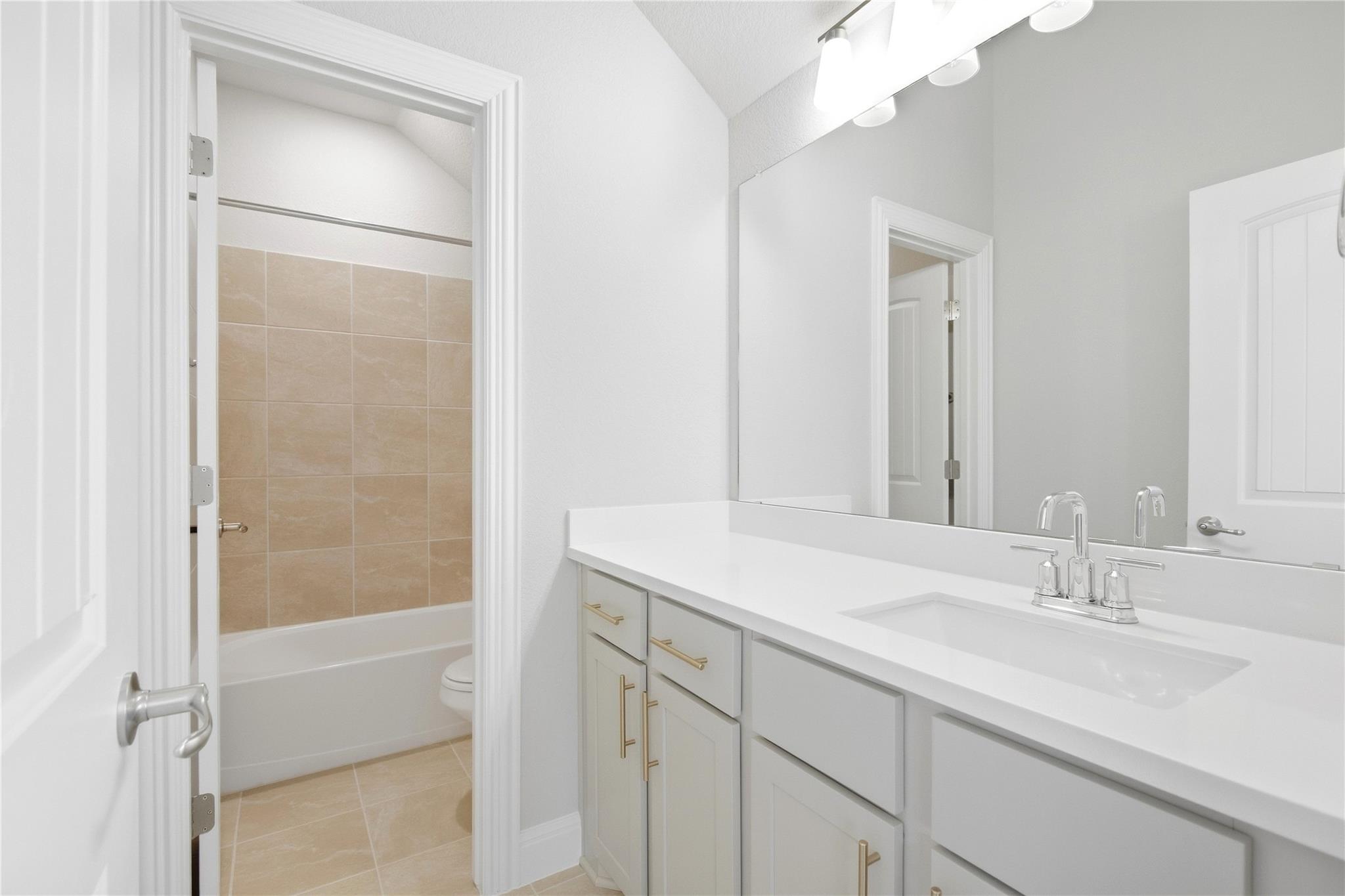 253 Bloomington Loop Property Photo 18