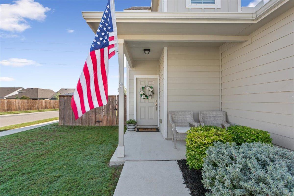 301 Majestic Cedar Ct Property Photo 4