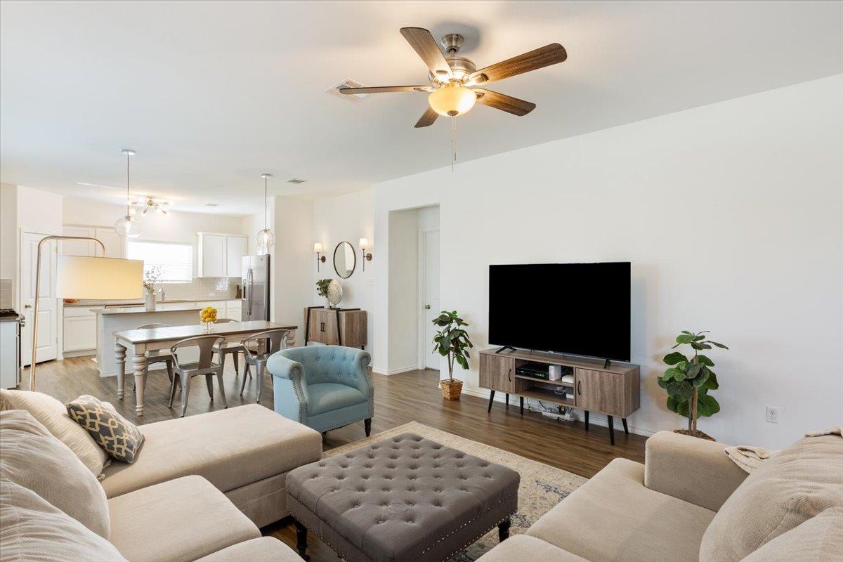 301 Majestic Cedar Ct Property Photo 6