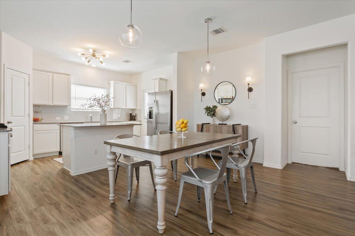 301 Majestic Cedar Ct Property Photo 10