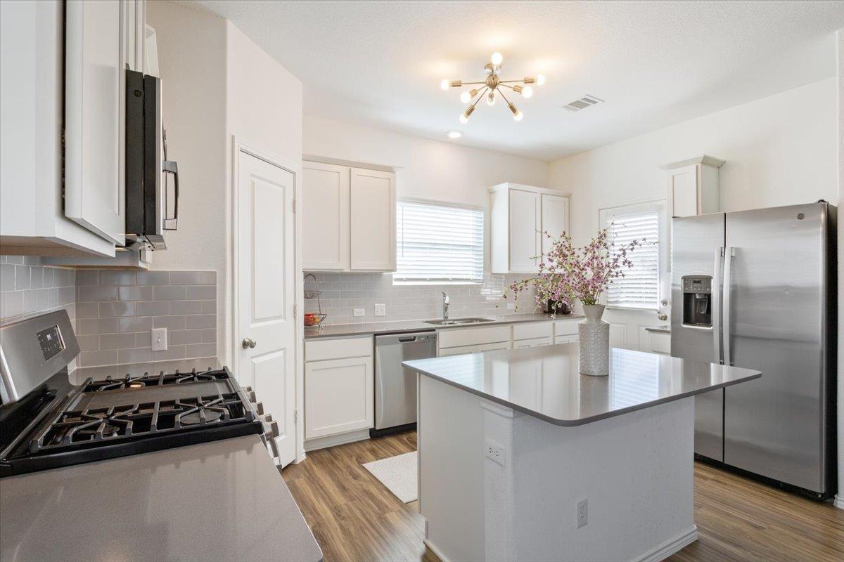 301 Majestic Cedar Ct Property Photo 12