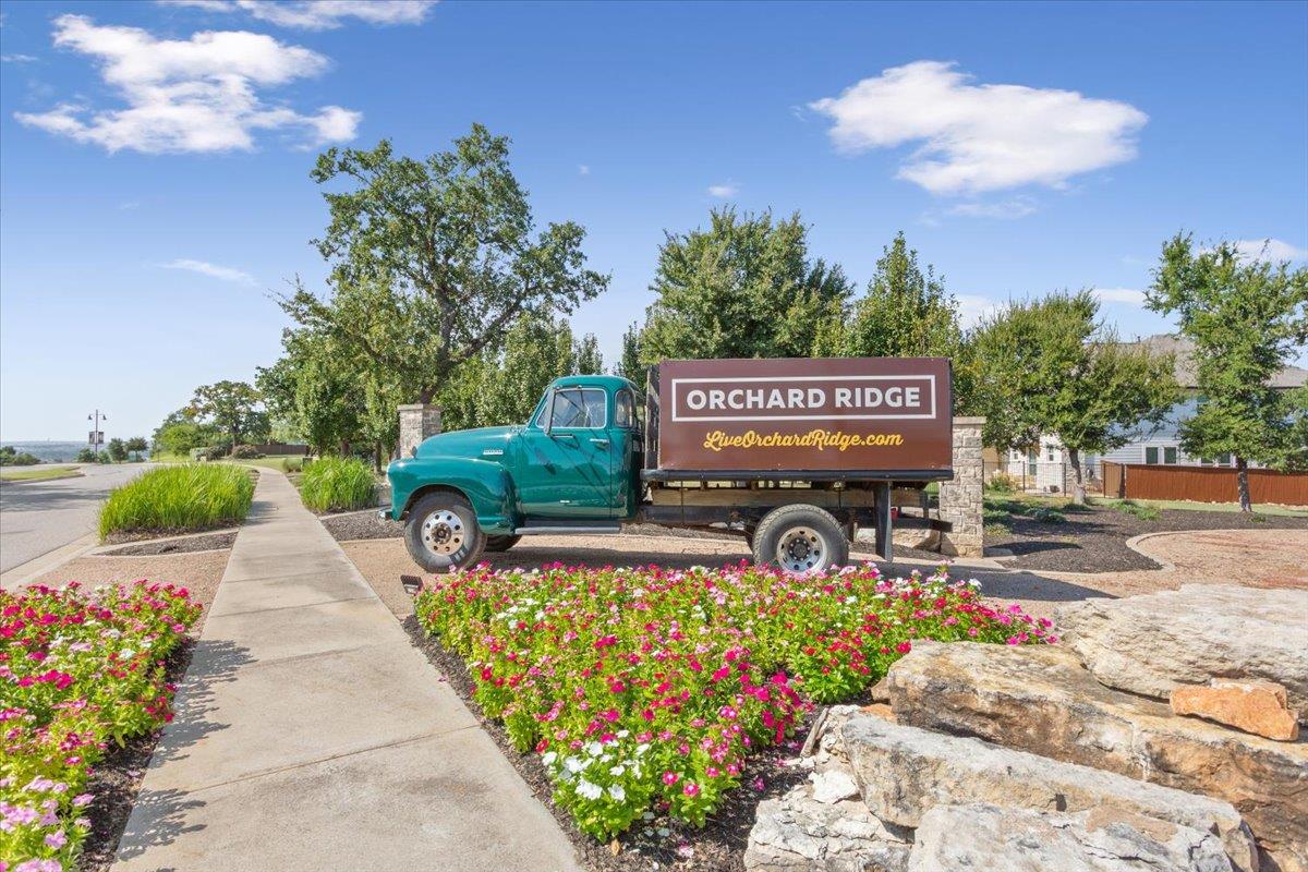 301 Majestic Cedar Ct Property Photo 33