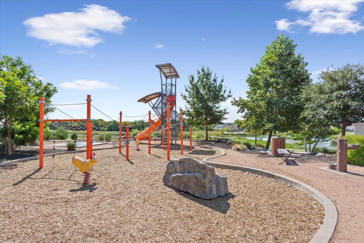 301 Majestic Cedar Ct Property Photo 34