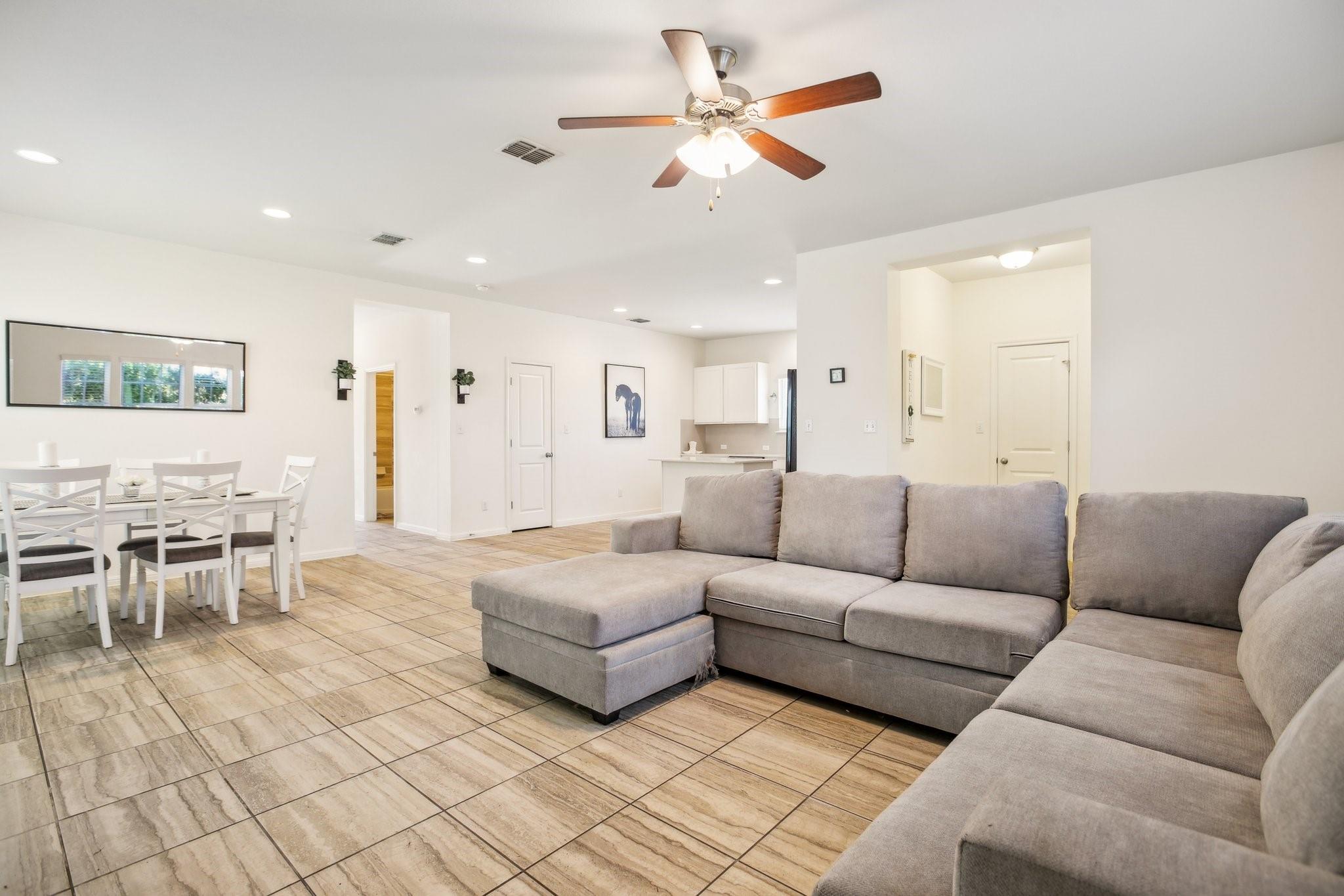 1167 Esplanade Pkwy Property Photo 5