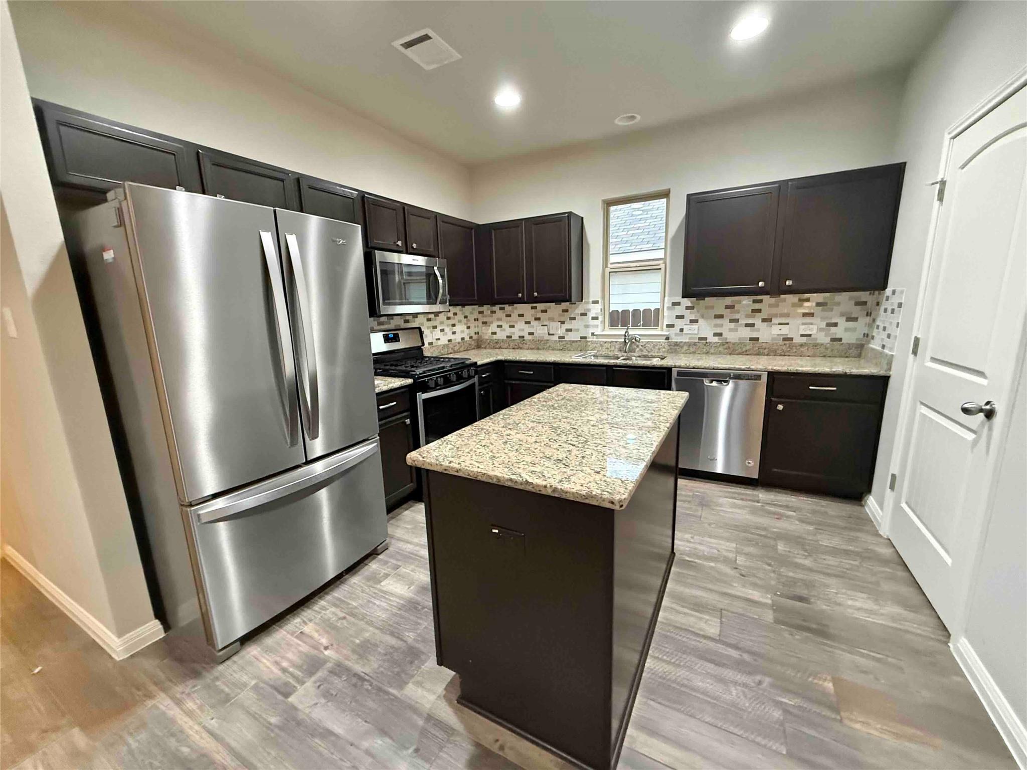 457 Star Thistle St Property Photo 3