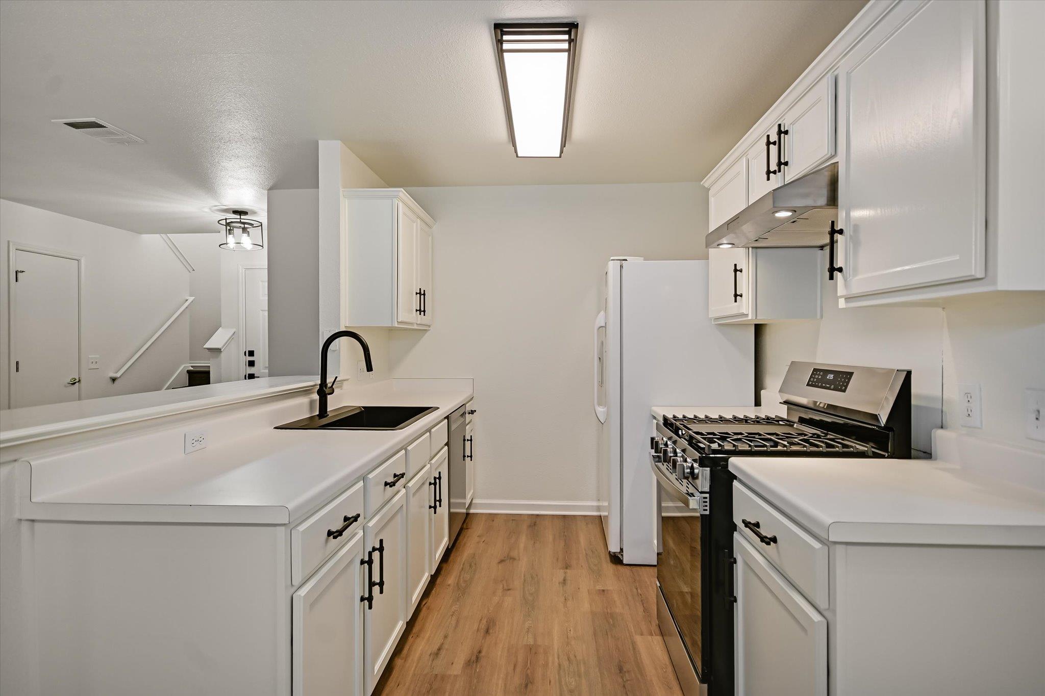11504 Robert Wooding Dr Property Photo 7