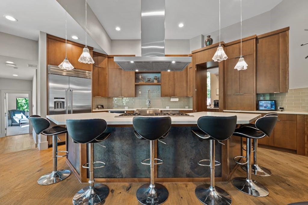 2304 Island Wood Property Photo 8