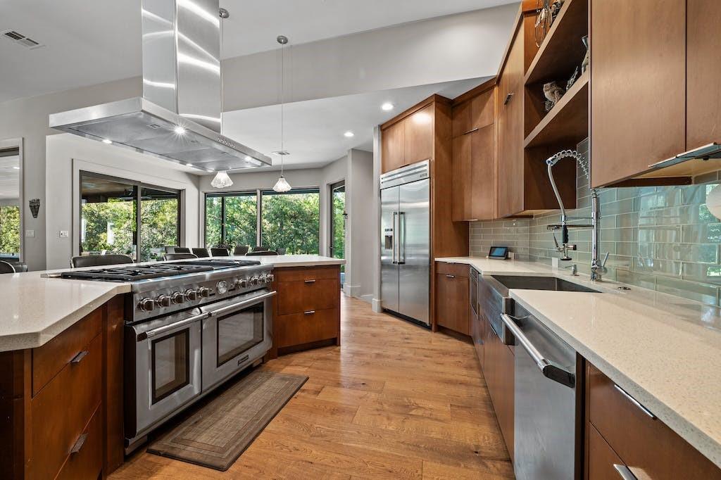 2304 Island Wood Property Photo 10