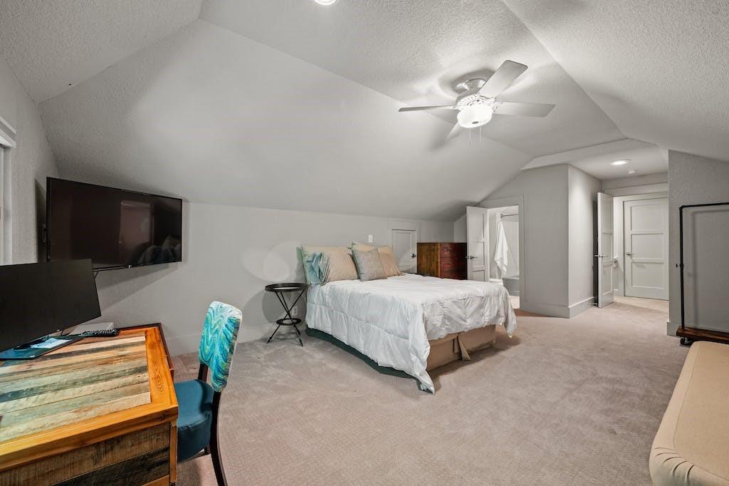 2304 Island Wood Property Photo 30