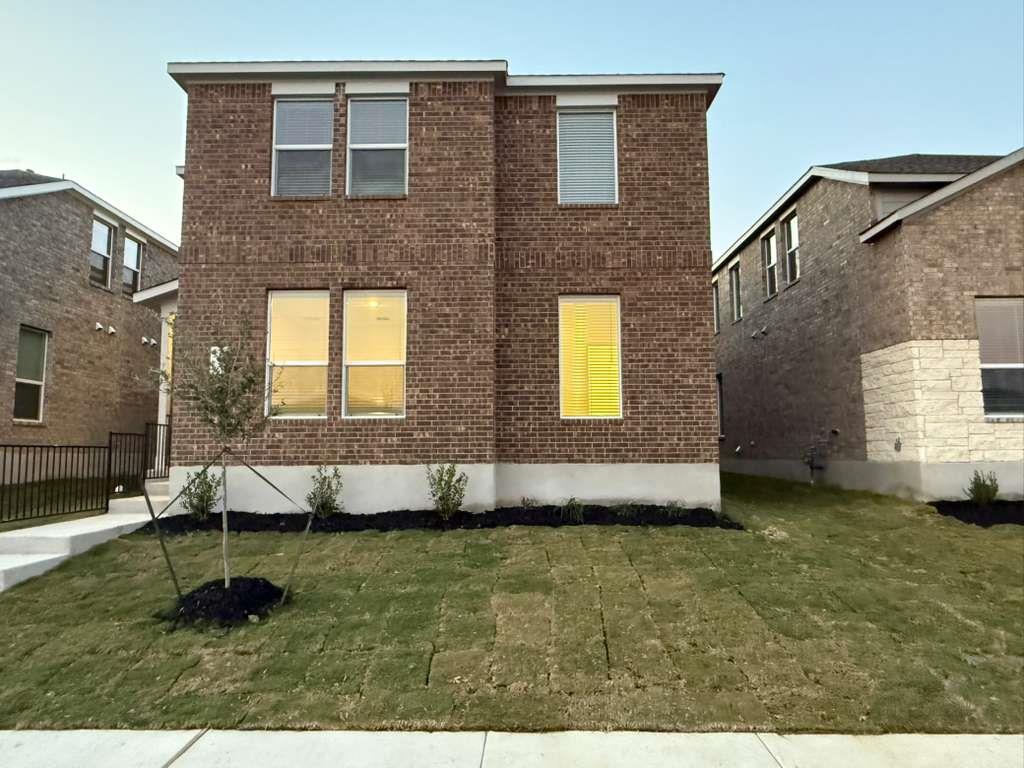 17702 Sage Thrasher Dr Property Photo 3