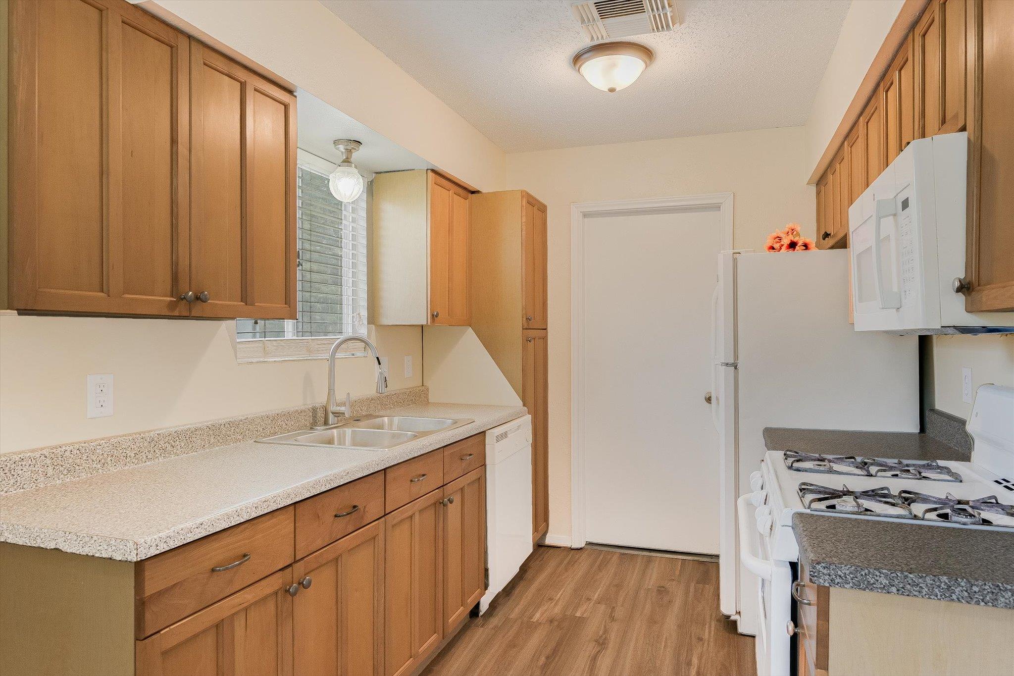 509 Blueberry Hl Property Photo 7