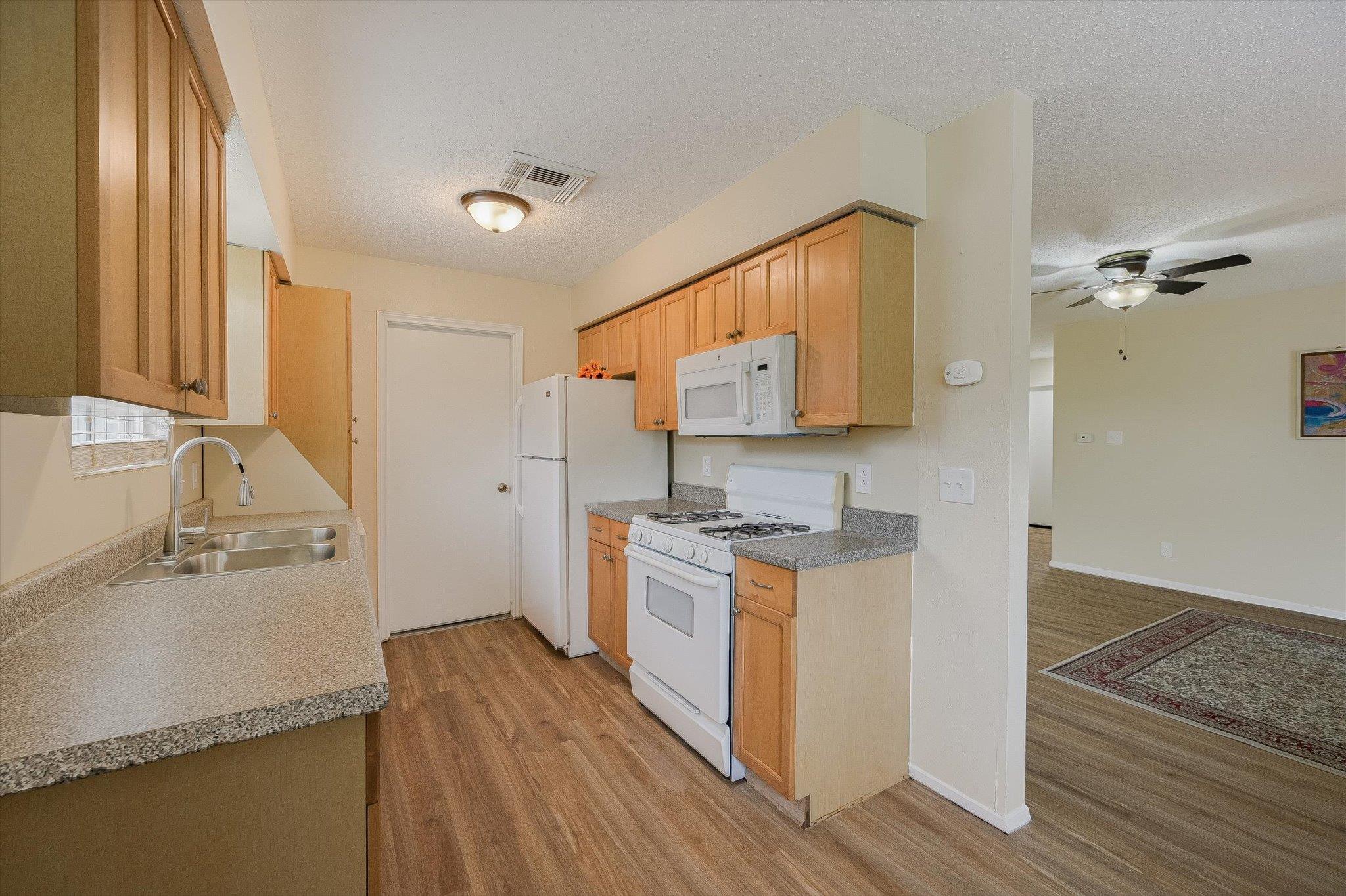 509 Blueberry Hl Property Photo 8