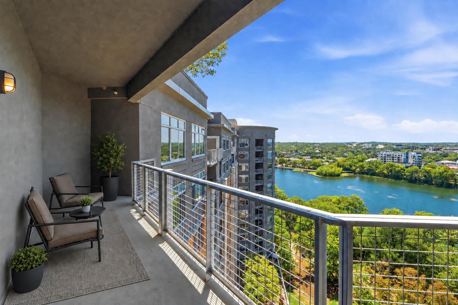54 Rainey St #ph20 Property Photo 2
