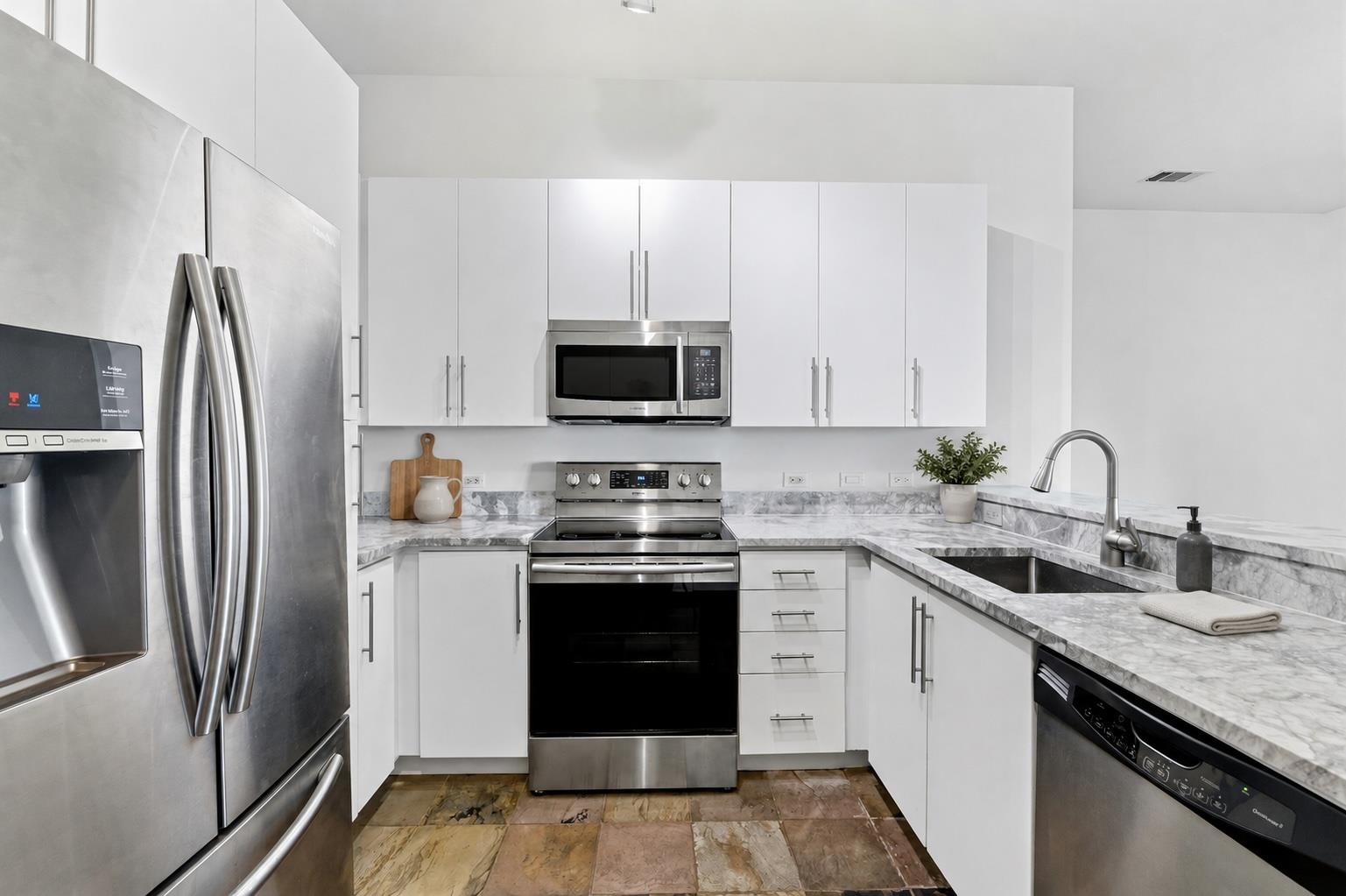 54 Rainey St #ph20 Property Photo 4