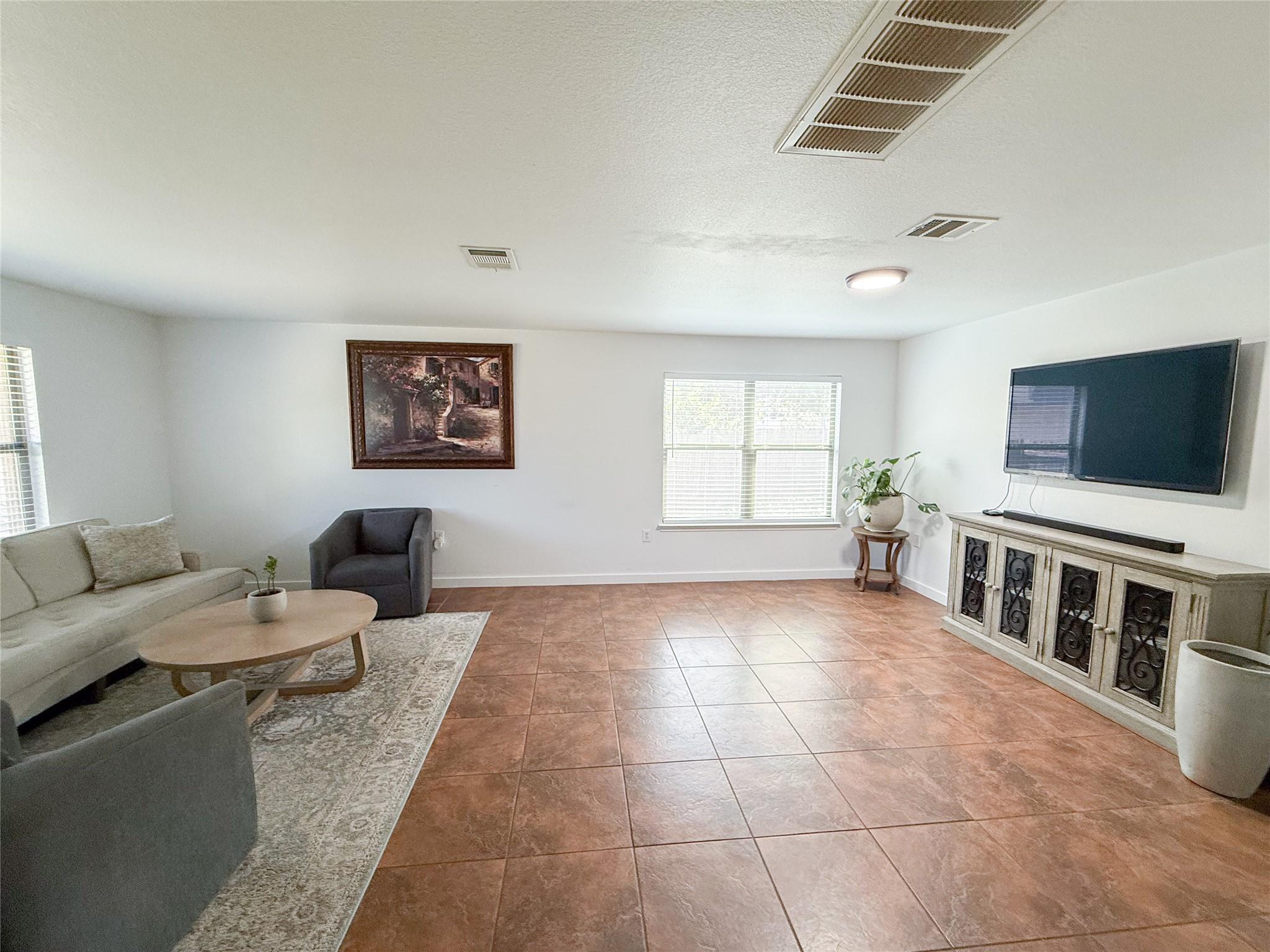 6508 Eudora Cv Property Photo 5