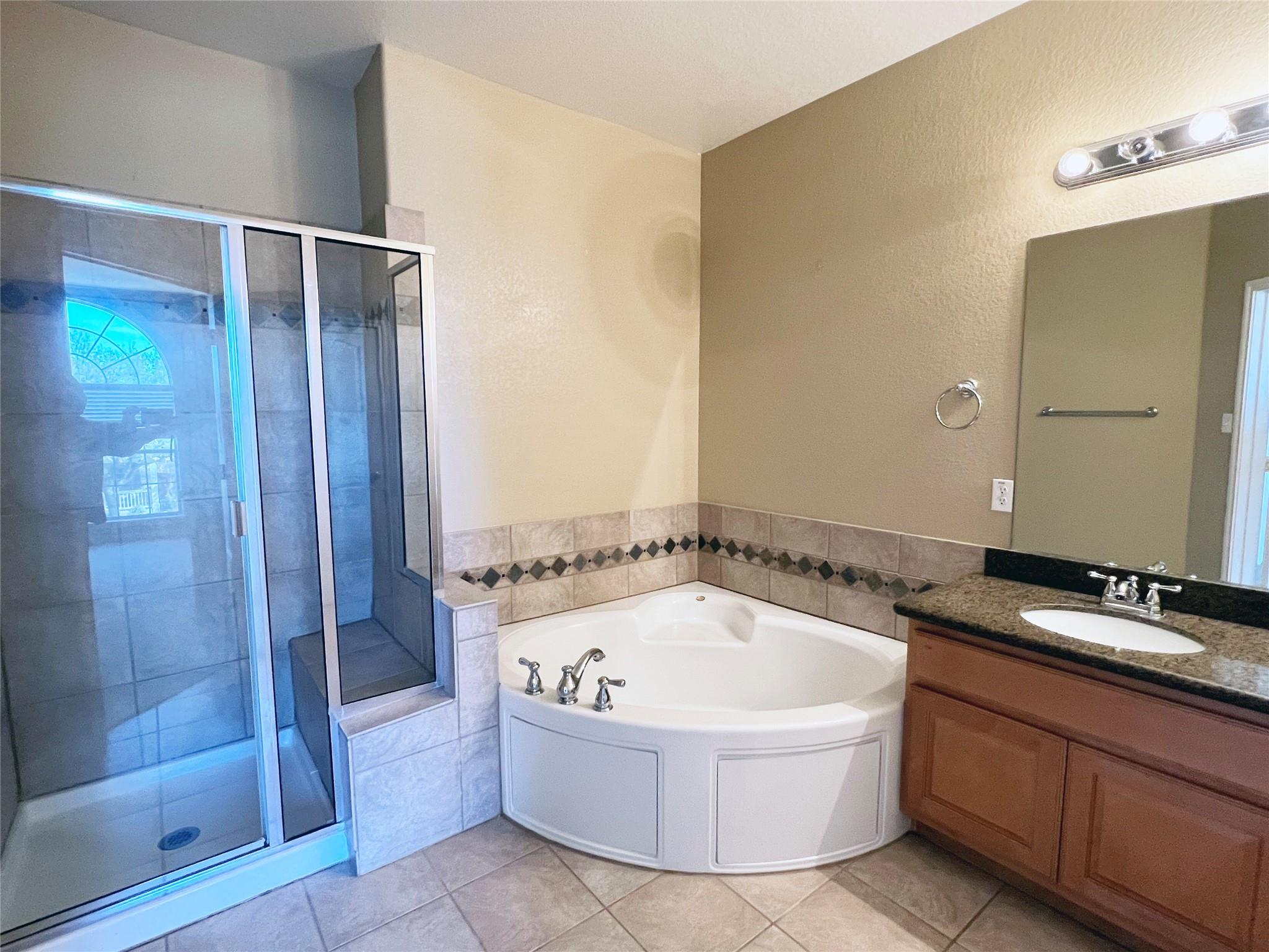 2443 Salorn Way Property Photo 20