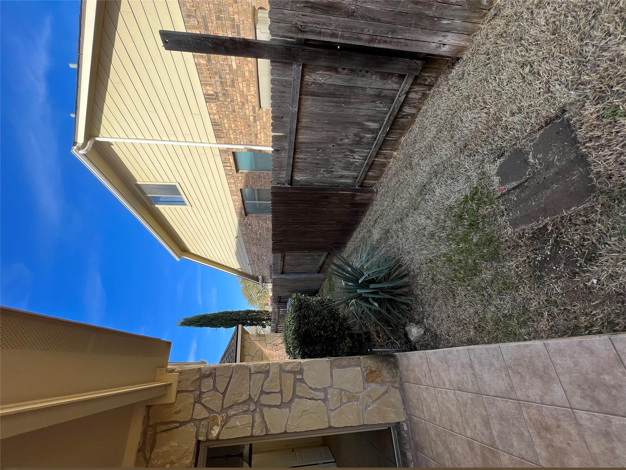 2443 Salorn Way Property Photo 27