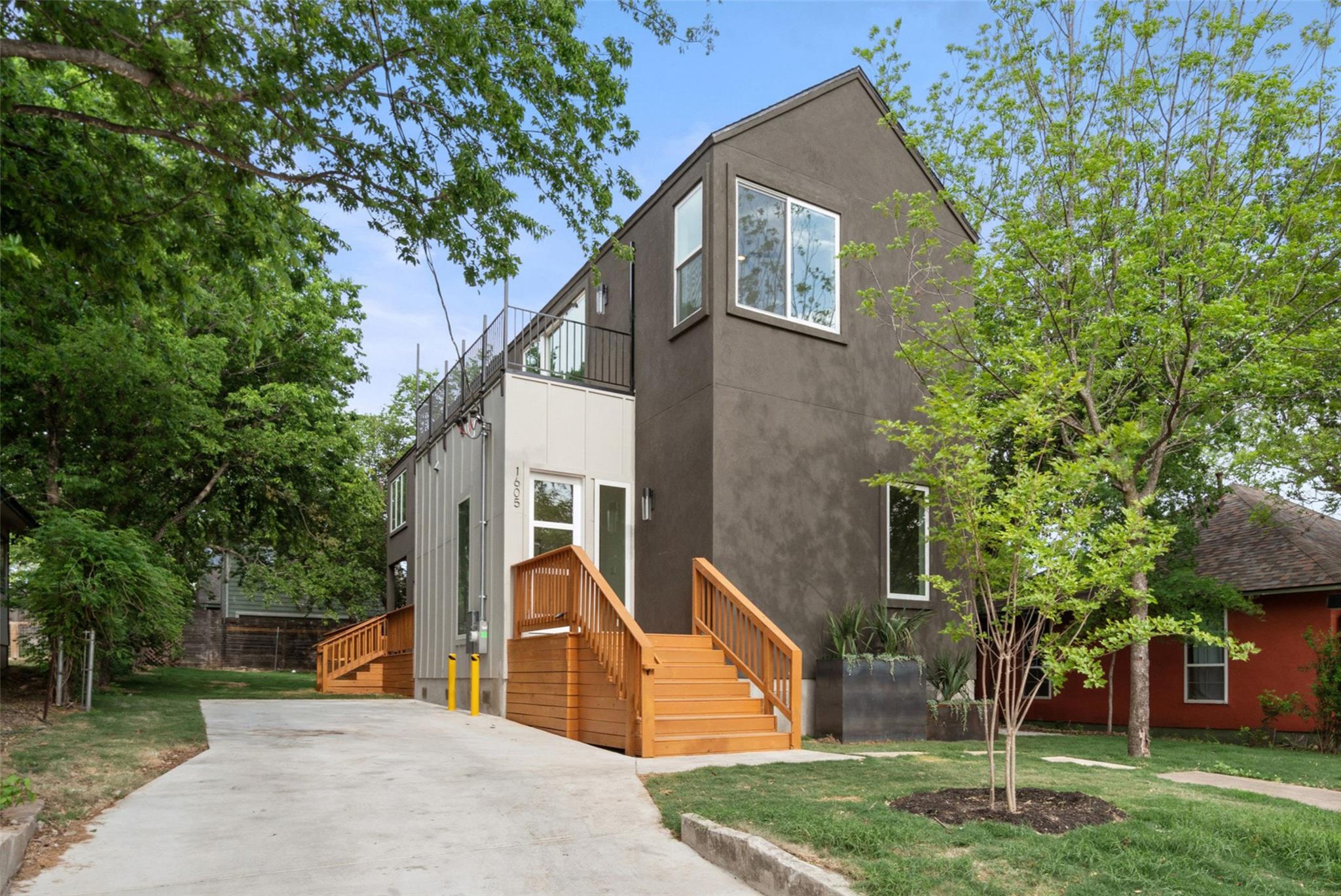 1605 Cedar Ave Property Photo 1