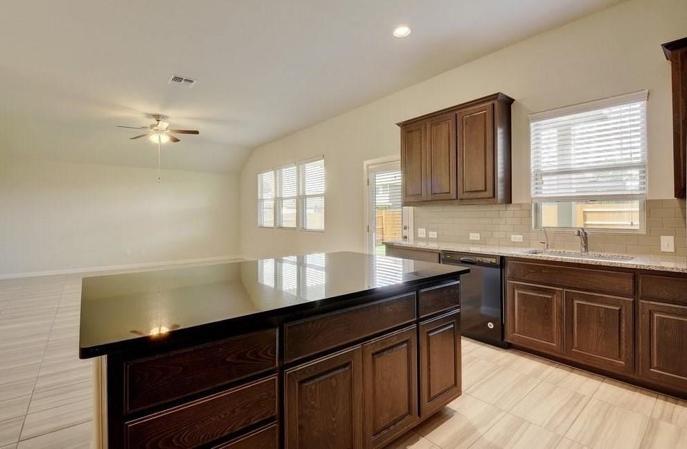 108 Swift Water Loop Property Photo 3